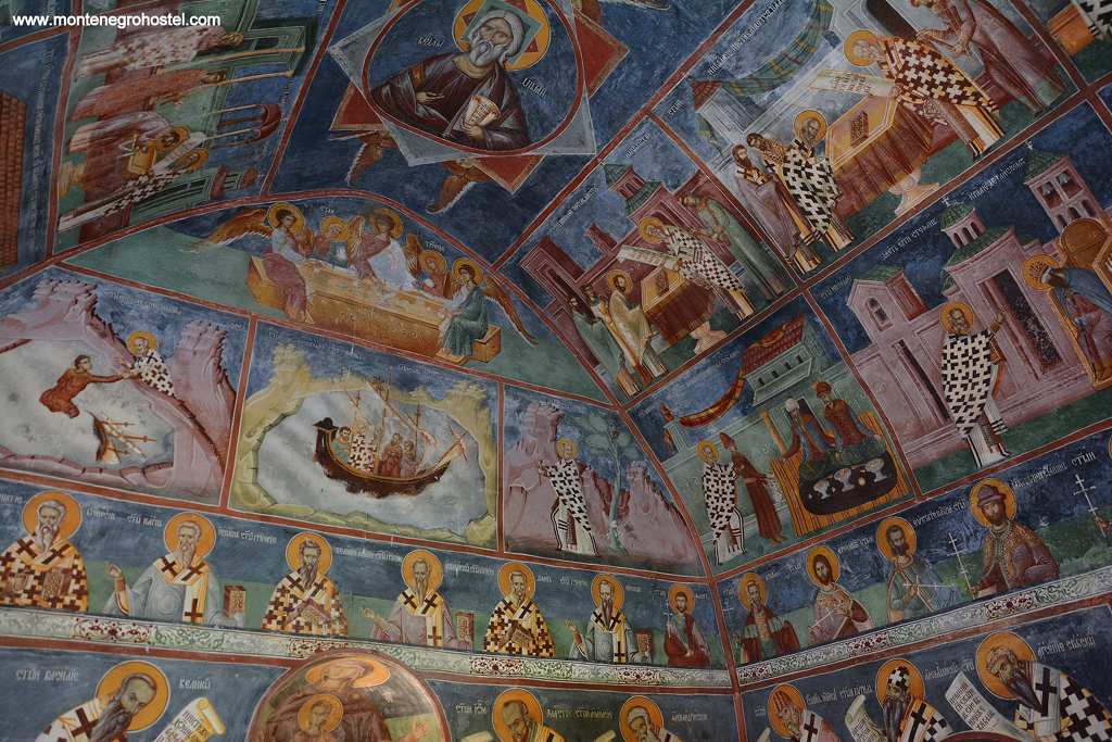 m Frescos in Monastery Moraca 001
