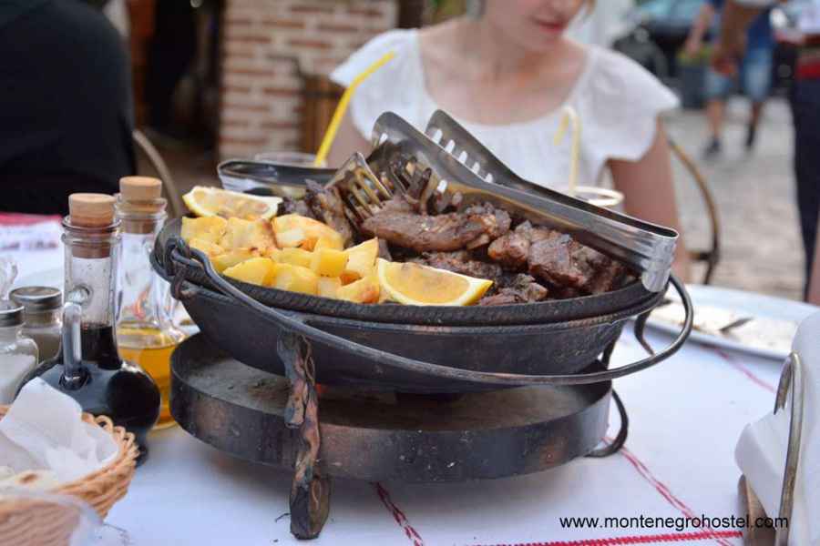 traditional lamb with potatoes 