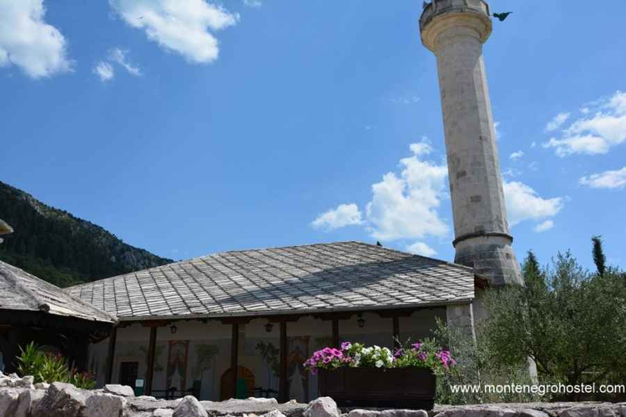 Hadzi Alijina dzamija Stolac JPG