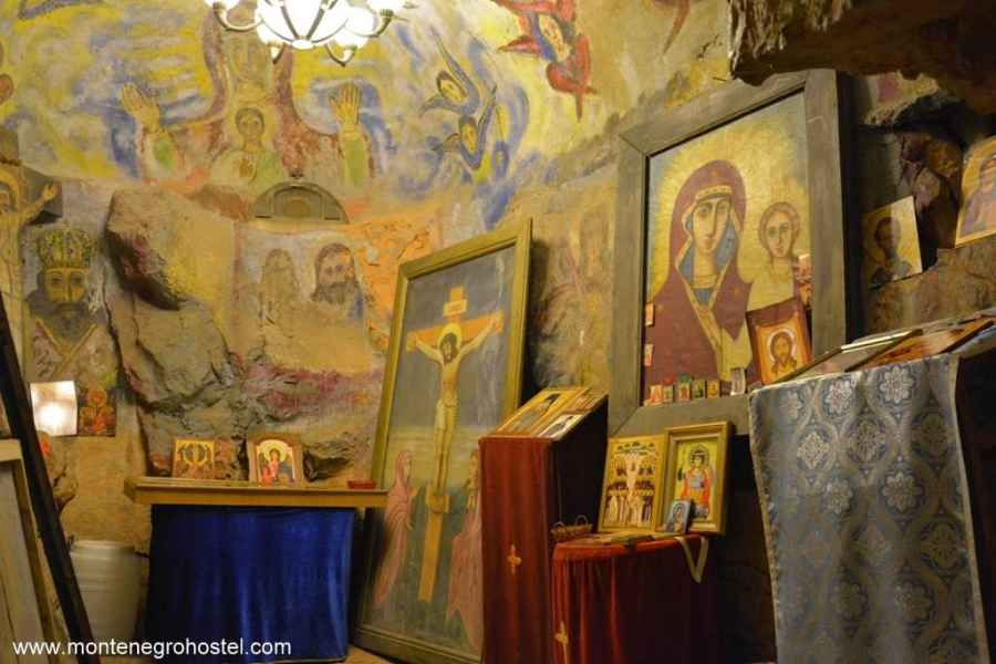 Interior of the cave church in Monastery Dajbabe JPG