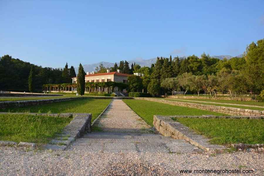 Villa Milocer and the park