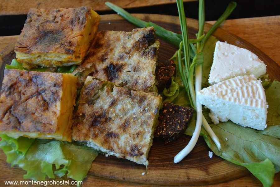 traditional meat pies with ricotta and dried figs