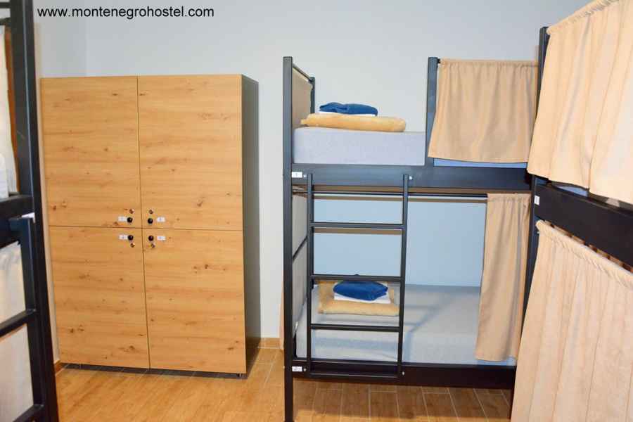 6-bed dorm room