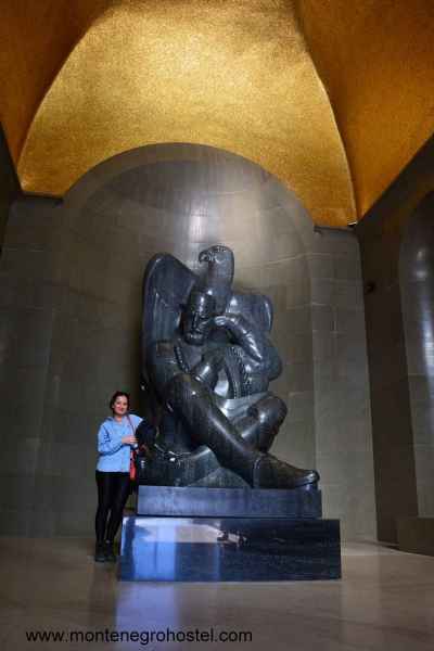 Njegoševa skulptura