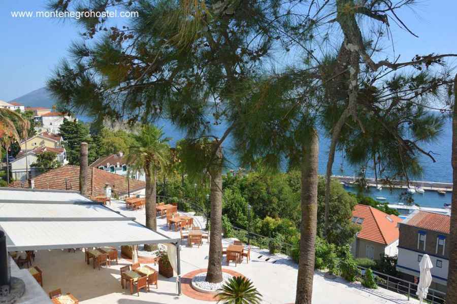 The City Cafe and Restaurant