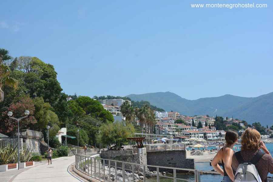 Five Danica Promenade