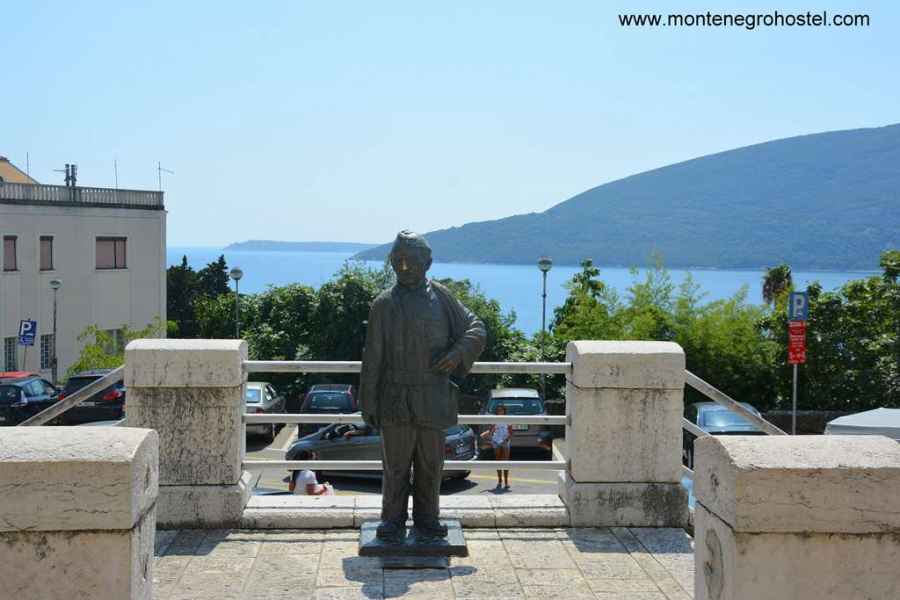 monument of chimney man Njunjo Rudolf